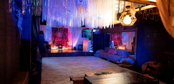 Лес. Двухъярусное арт-пространство с верандой