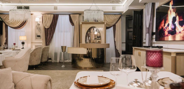 Svoy. Банкетный зал в пастельных тонах