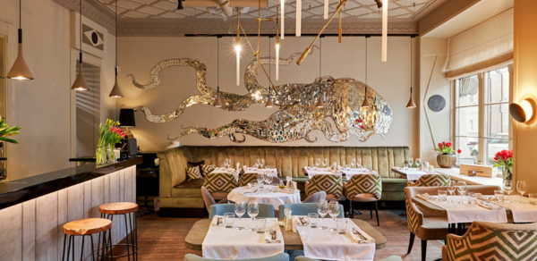 Ромбус. Банкетный зал с золотым интерьером 