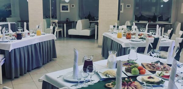 Море. Банкетный зал в голубых оттенках