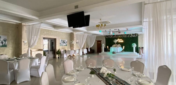 Green Castle. Просторный банкетный зал