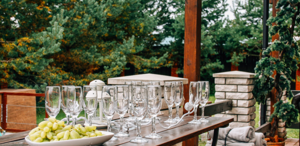 Сказка. Уютный банкетный зал в стиле шале 