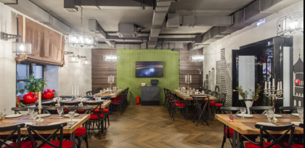 Гранат Black Кафе. Банкетный зал в теплых оттенках