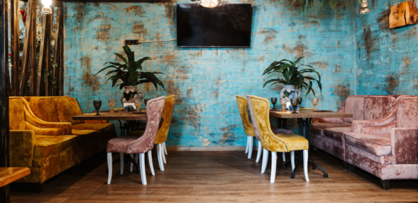 Chakrulo. Банкетный зал со сценой