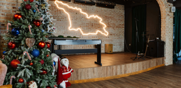 Chakrulo. Банкетный зал со сценой