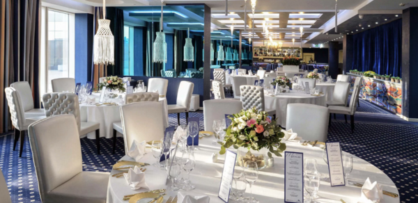 Dorchester. Банкетный зал с элегантным интерьером 