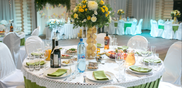 Лепота. Просторный банкетный зал за городом