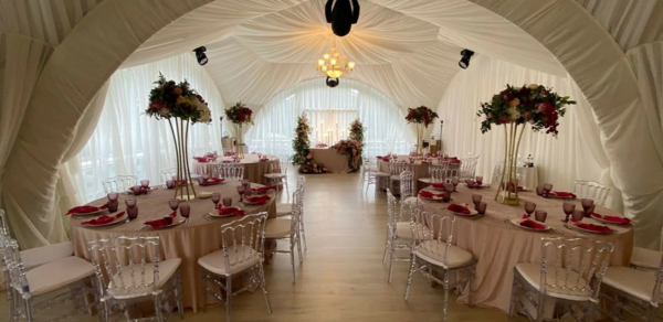 Villa Arcobaleno. Банкетный шатер с панорамным остеклением