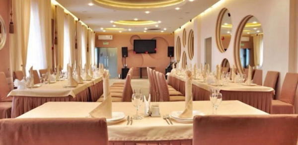 Банкет Холл