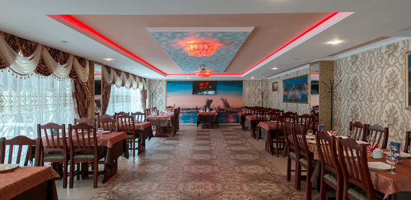 Белые ночи. Светлый банкетный зал в восточном стиле