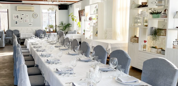 Vintage. Банкетный зал со светлым интерьером