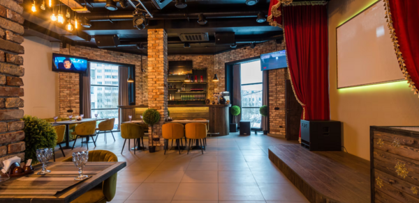 Suliko. Банкетный небольшой зал со сценой