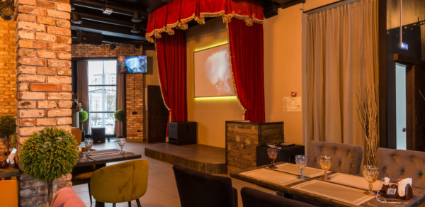 Suliko. Банкетный небольшой зал со сценой