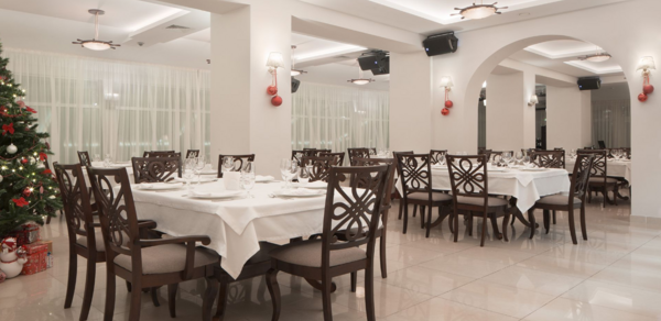 Мореман. Уютный зал для банкетов