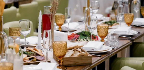 Шале.Банкетный зал в альпийском стиле