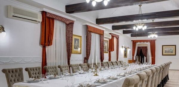 Усадьба. Белый банкетный зал