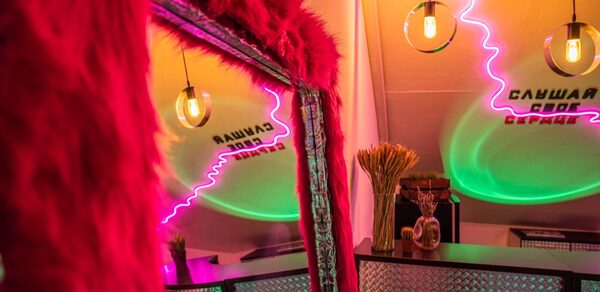Dizzy loft (Диззи лофт). Яркий лофт