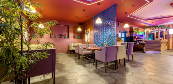 Пулково Парк. Уютный и яркий банкетный зал