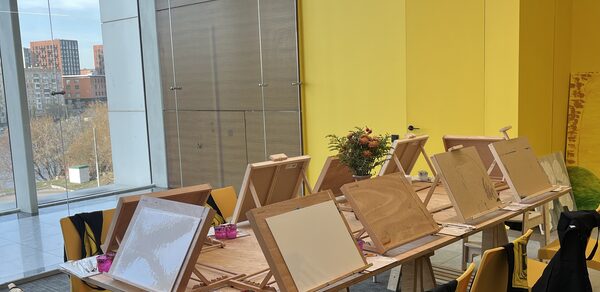 Художественная лофт-студия под закрытие