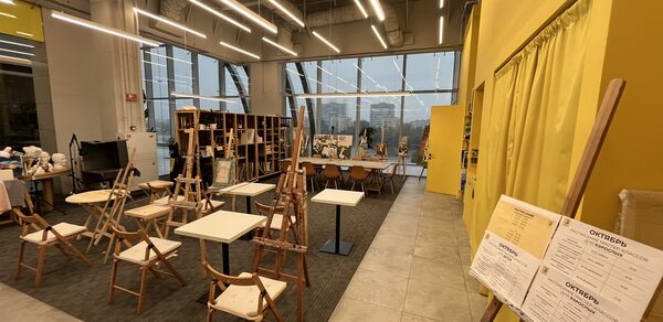 Художественная лофт-студия под закрытие