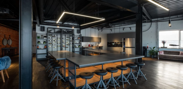 Синяя рыба. Банкетный зал с панорамными окнами