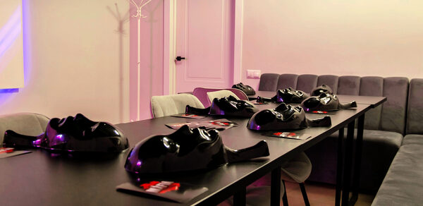 Лофт-зал с караоке и диско-шаром