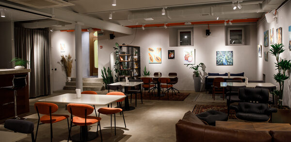 Дадати. Лофт с барной стойкой