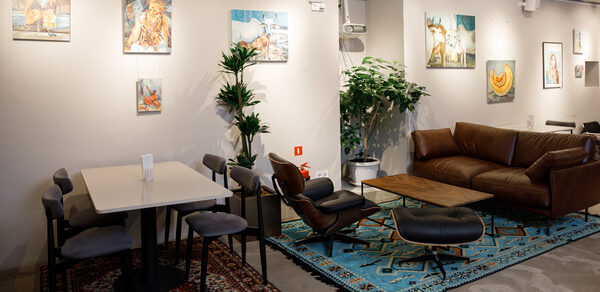 Дадати. Лофт с барной стойкой