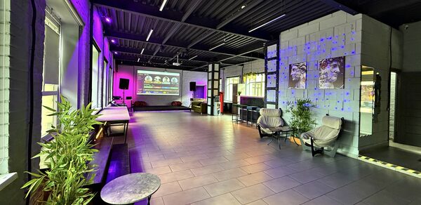 Лофт Дельта. Большой лофт со сценой, караоке, активностями