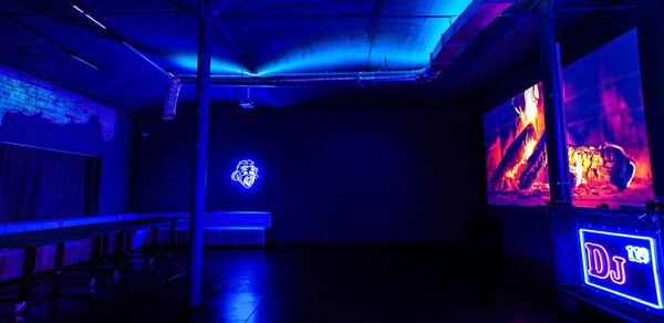 Лофт для светящихся вечеринок