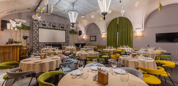 Лендок. Банкетный зал в историческом здании 