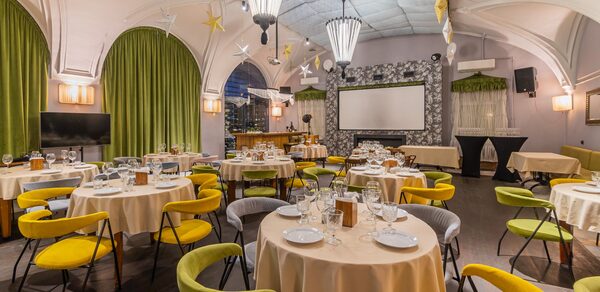 Лендок. Банкетный зал в историческом здании 