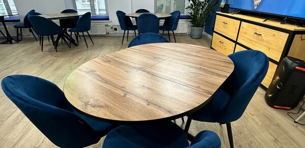 Лофт в центре города с барной стойкой