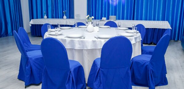 Глинтвейн. Бело-синий банкетный зал