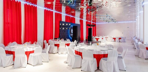 Глинтвейн. Зеркальный банкетный зал