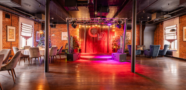 Просторный лофт с восточными элементами 