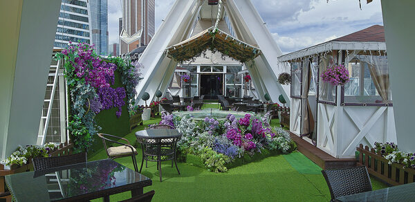Most Lounge (Мост Лаунж). Веранда с видом на Москва-Сити 