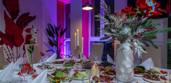 Sea Grill. Лофт-бар под закрытие с видом на Неву