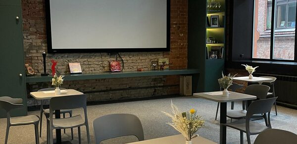 Лофт для мероприятий с гольф-симулятором