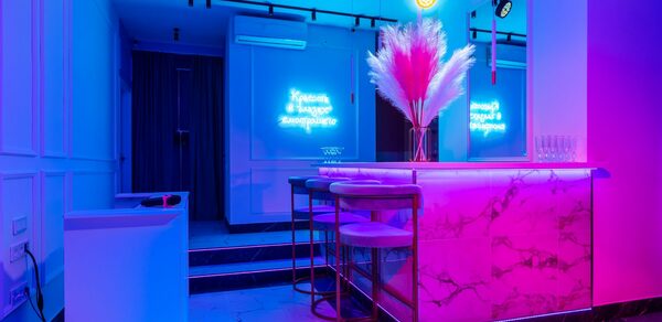 Неоновый лофт для мероприятий