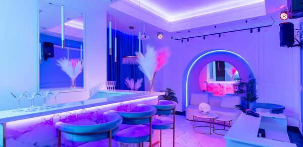 Неоновый лофт для мероприятий