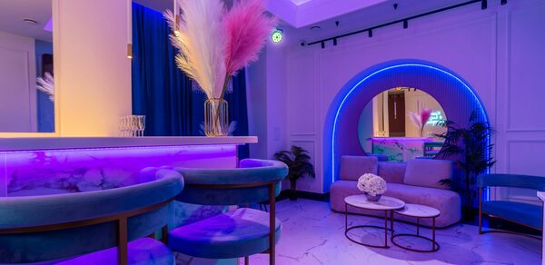 Неоновый лофт для мероприятий