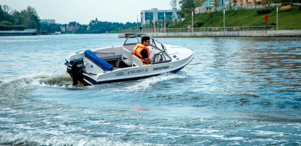 Комфортный катер на 4 человек