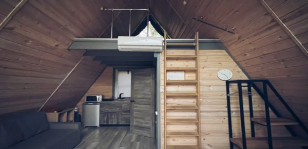 Лава коттеджи. Треугольный коттедж для вечеринок