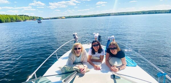 Каютный круизный катер на 6 мест