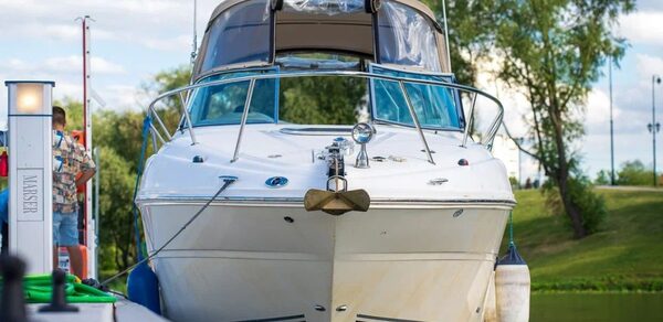 Каютный круизный катер на 6 мест