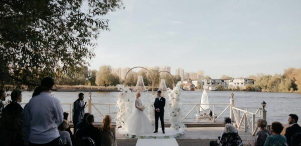 Выставка. Просторный банкетный зал