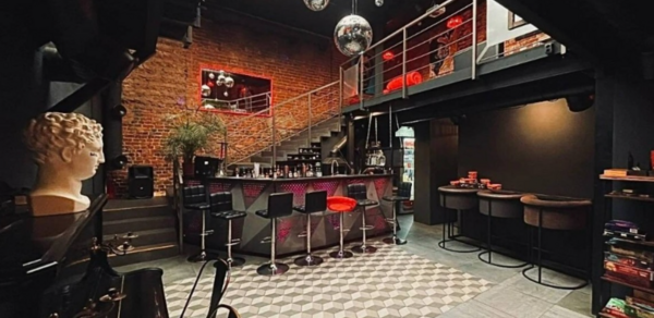 Лофт с верандой и кальянами