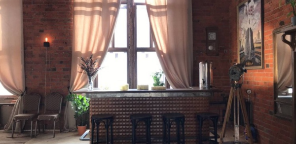 Кирпичный лофт с высокими потолками