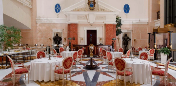 Пространство со стеклянной крышей